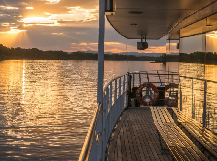 Flussfahrt auf der Donau