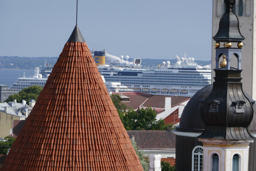 original Tallinn - Blick vom Schlo berg auf den Hafen